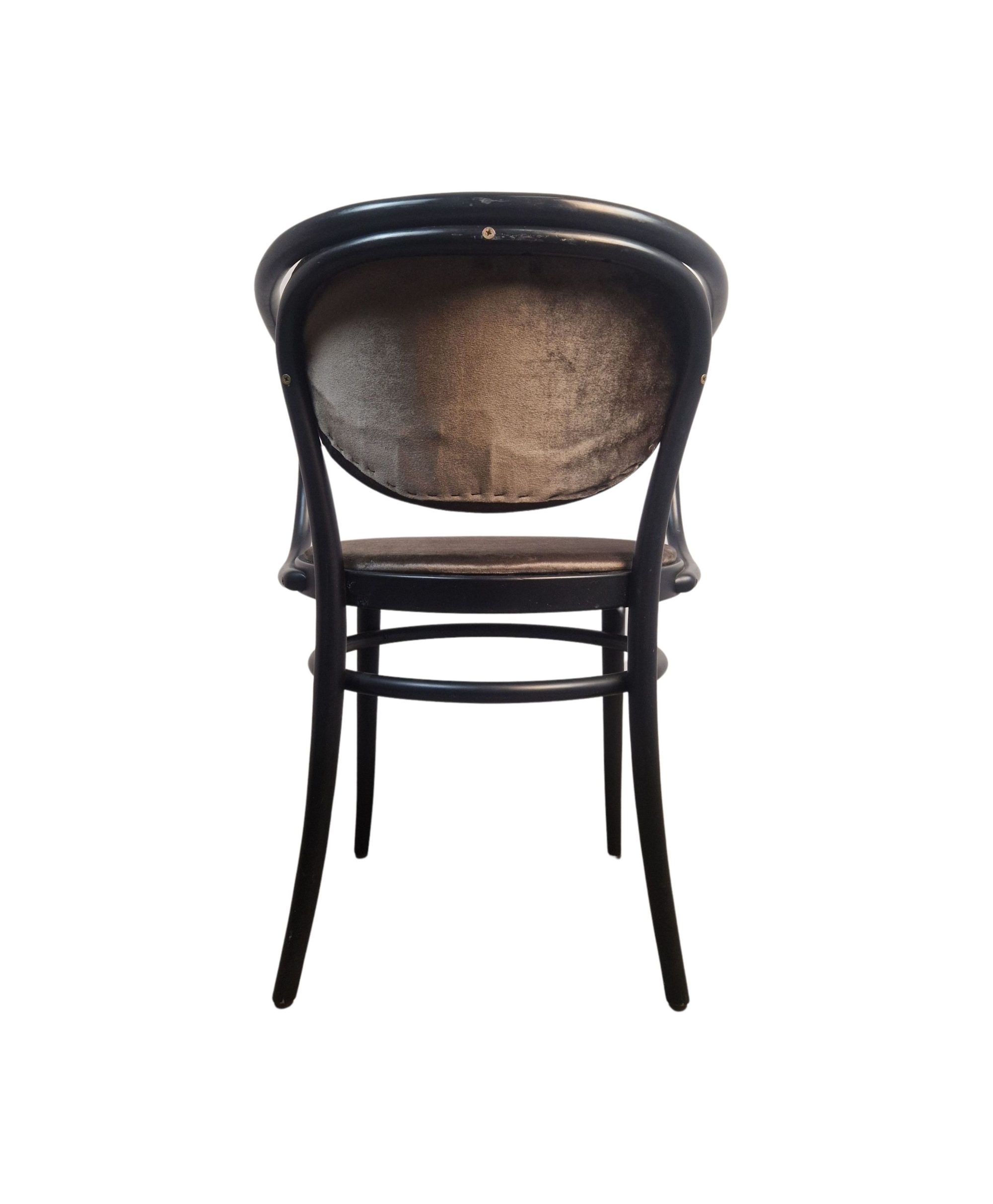 Super-Seat | Michael Thonet 210 fauteuil vintage en bois courbé | Chaise en bois noir avec tapis rond et assise tapissée foncée. | Mobilier de restauration