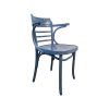 Super-Seat | Le fauteuil Denim vintage Thonet en bois bleu clair | Fauteuil de couleur bleu clair avec fermeture ronde, avec accoudoirs en lattes horizontales. | Horecameubilair
