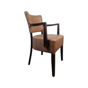 Super-Seat | The Lisa retro hospitality chairs brown with arm | Chaise en cuir marron avec pieds et accoudoirs en bois foncé, look rétro. | Mobilier de restauration