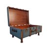 Super-Seat | Table valise bleue avec intérieur en bois, accents métalliques et pieds courts en métal. | Mobilier pour la restauration