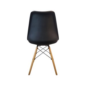 Super-Seat | Chaises coque design rétro Eames | Coque noire, dossier courbé, pieds bois clair, tiges métal noires, style rétro élégant. | Horecameubilair