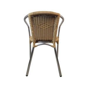 Super-Seat | Les chaises de terrasse Tivoli sont empilables | Structure chromée, accoudoir en métal incurvé, tapis en rotin tressé et assise en marron clair. | Mobilier pour la restauration