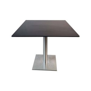 Super-Seat | The Forge tables de terrasse bistro HPL noir 80x80 avec piètement inclus | Zwarte HPL tafel, vierkant blad, metalen middenpoot en voet, modern en stevig. | Horecameubilair