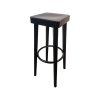Super-Seat | The Beaumont tabourets de bar Art déco noirs | Tabouret de bar noir, siège carré en bois, pieds droits en métal noir, repose-pieds chromé élégants. | Horecameubilair
