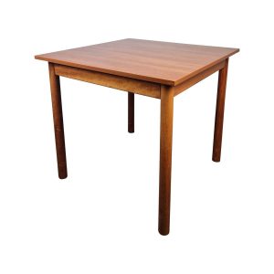 Super-Seat | Les Tables de café vintage en bois design danois 80x80cm | Vierkante tafel, lichtbruin hout, plat blad, vier ronde poten, Scandinavisch design. | Horecameubilair